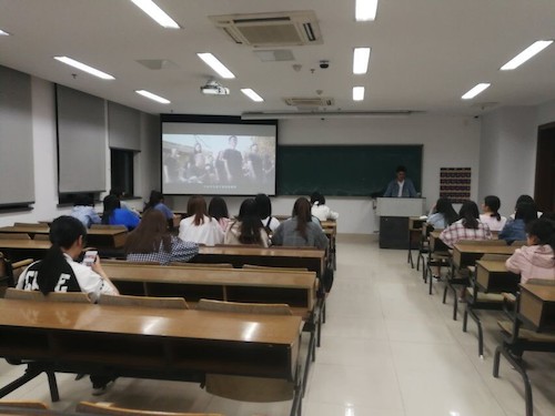 历史171班举行“学习五四精神，勇担时代责任”主题班会